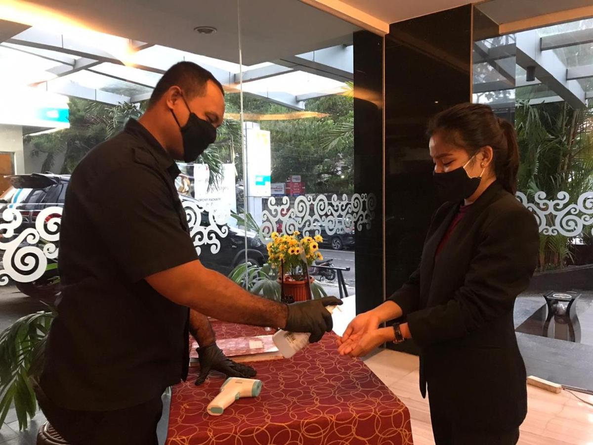 安汶瑞雅酒店 外观 照片