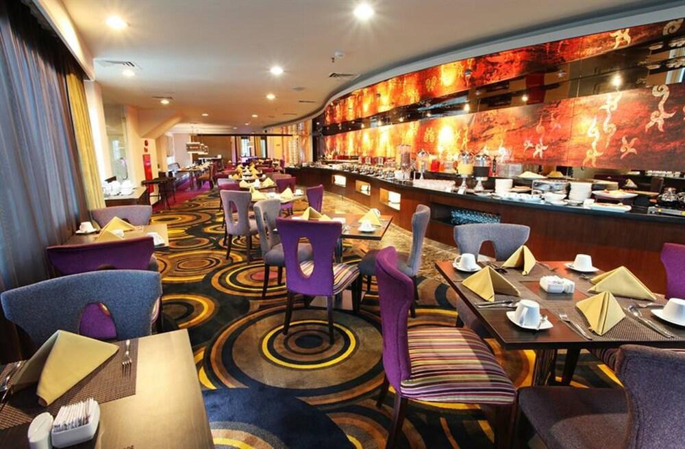 安汶瑞雅酒店 外观 照片